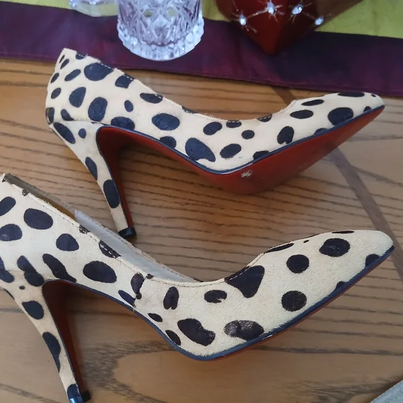 Christian Louboutin Spotted Black and Tan Heels - Picture 7 of 10